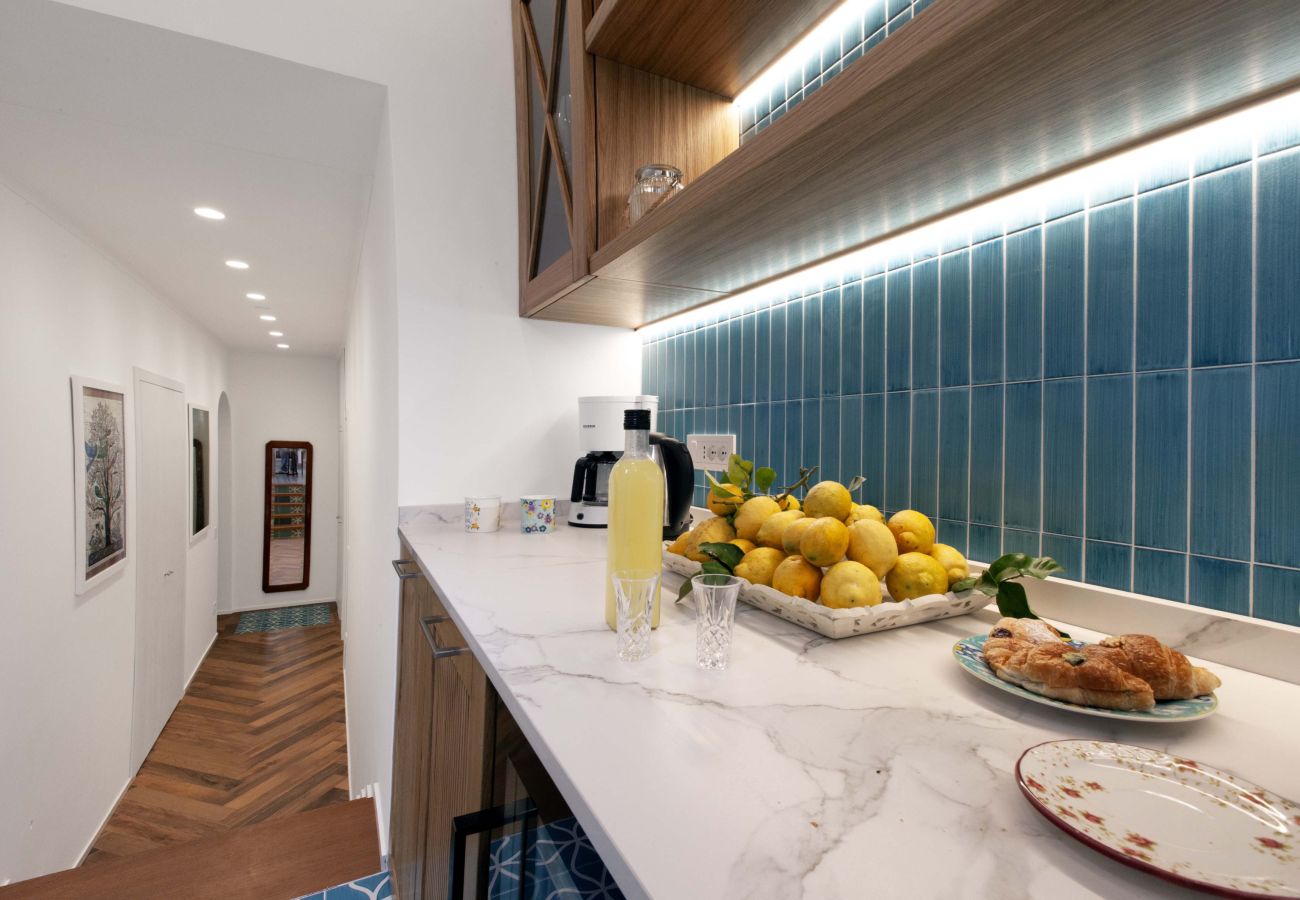 Appartamento a Sorrento - AMORE RENTALS - Appartamento Seapearl Sorrento con Vista Mare, Vicino alla Spiaggia