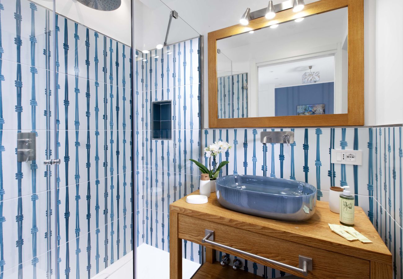 Appartamento a Sorrento - AMORE RENTALS - Appartamento Seapearl Sorrento con Vista Mare, Vicino alla Spiaggia