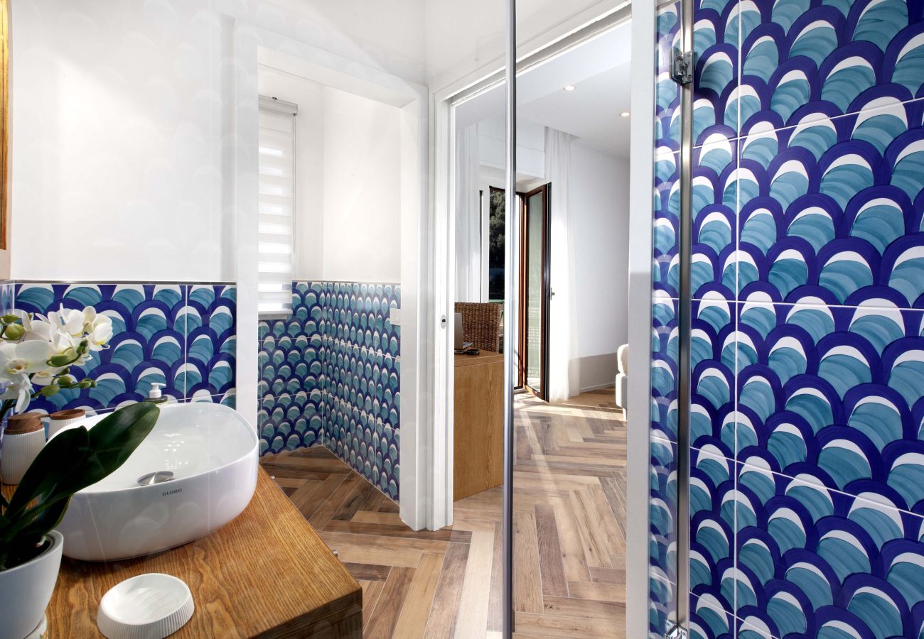 Appartamento a Sorrento - AMORE RENTALS - Appartamento Seapearl Sorrento con Vista Mare, Vicino alla Spiaggia