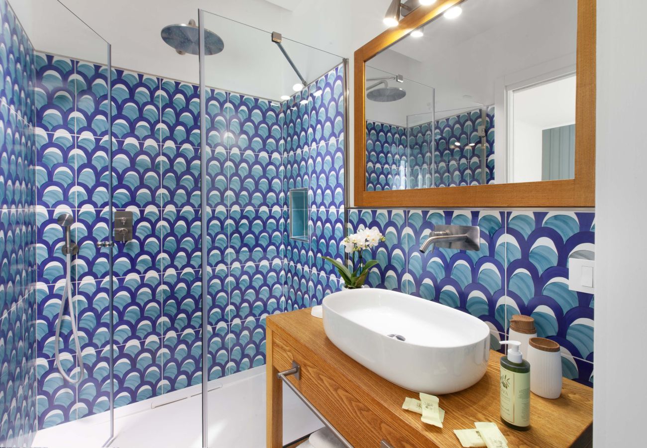 Appartamento a Sorrento - AMORE RENTALS - Appartamento Seapearl Sorrento con Vista Mare, Vicino alla Spiaggia