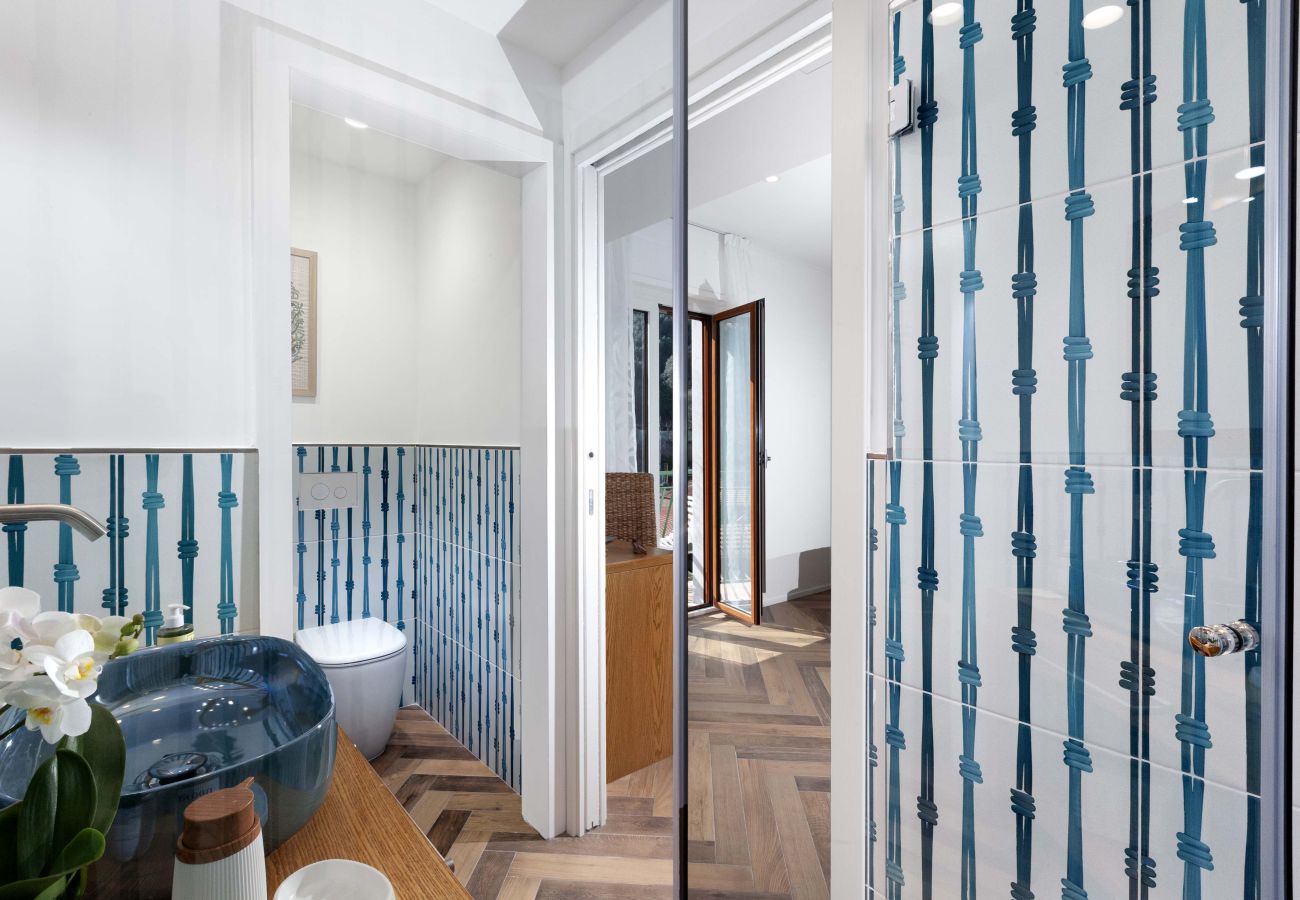 Appartamento a Sorrento - AMORE RENTALS - Appartamento Seapearl Sorrento con Vista Mare, Vicino alla Spiaggia