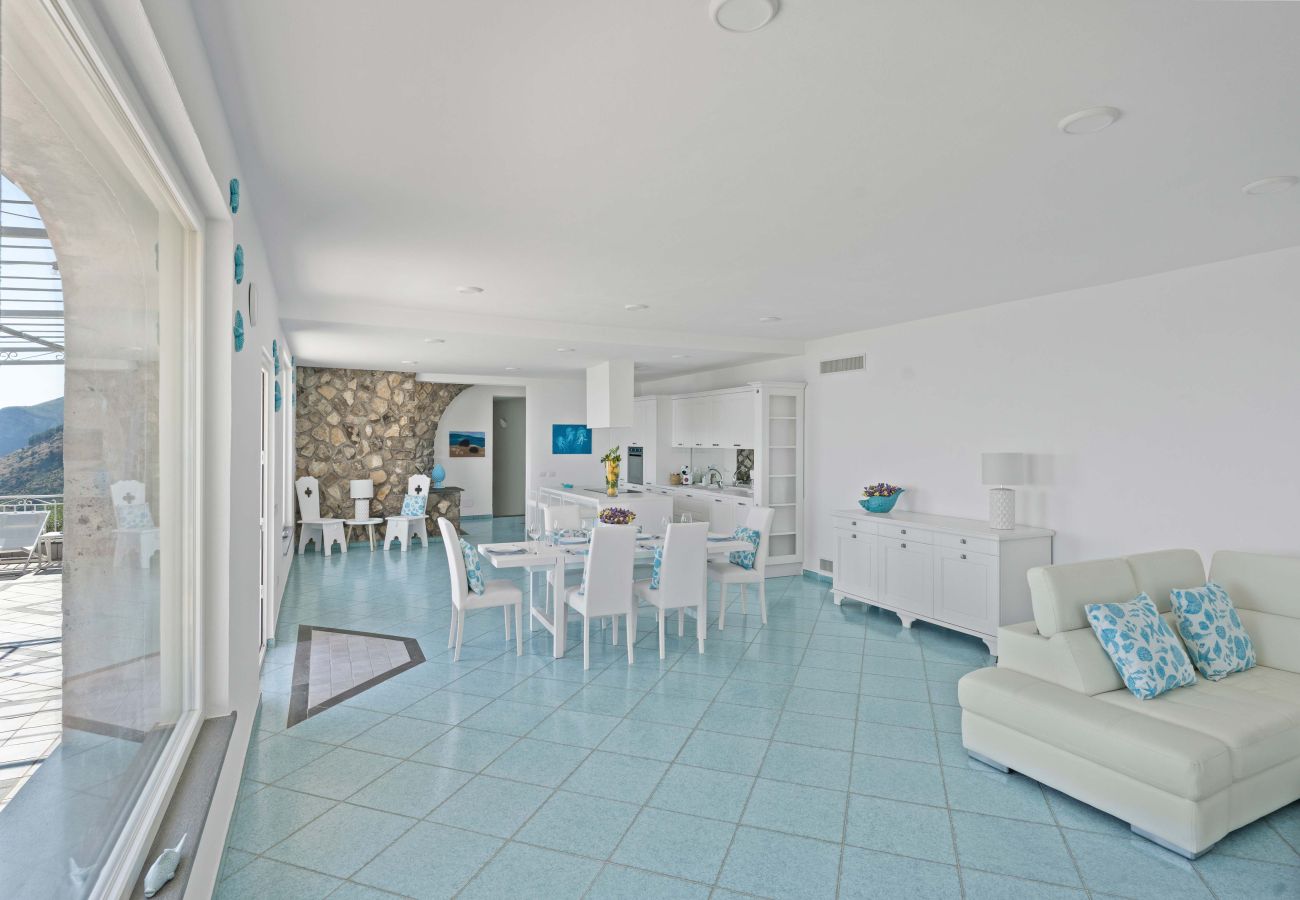 Villa a Massa Lubrense - AMORE RENTALS - Villa Lantana. Oasi di Silenzio e Natura con Jacuzzi Panoramica