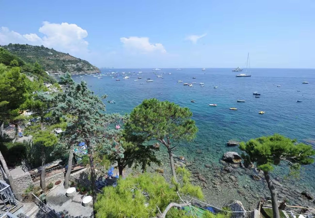 Casa a Nerano - AMORE RENTALS - Casa Giovanna B - Casa vacanze romantica con jacuzzi e accesso al mare
