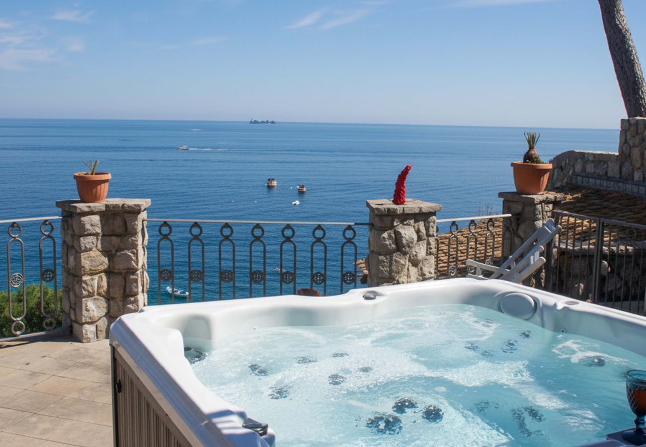 Casa a Nerano - AMORE RENTALS - Casa Giovanna B - Casa vacanze romantica con jacuzzi e accesso al mare