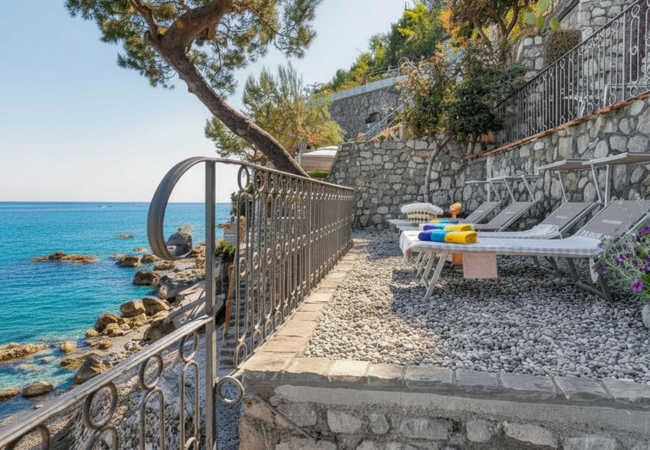 Casa a Nerano - AMORE RENTALS - Casa Giovanna B - Casa vacanze romantica con jacuzzi e accesso al mare