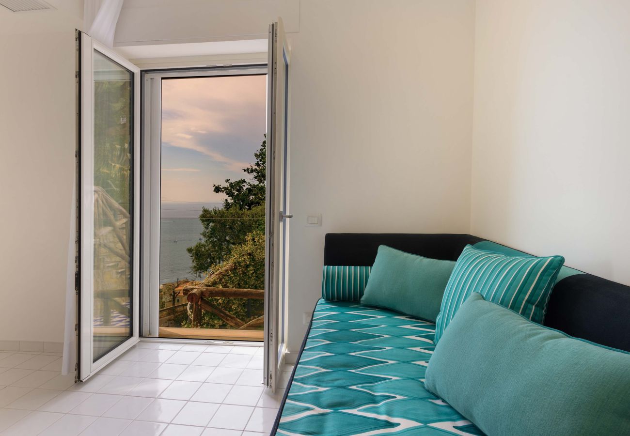 Villa a Massa Lubrense - AMORE RENTALS - Villa Gisolfi con Piscina Privata e Vista Mare