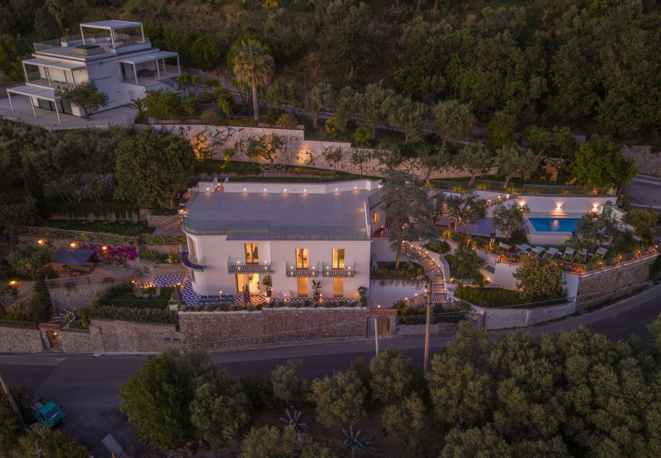 Villa a Massa Lubrense - AMORE RENTALS - Villa Gisolfi con Piscina Privata e Vista Mare