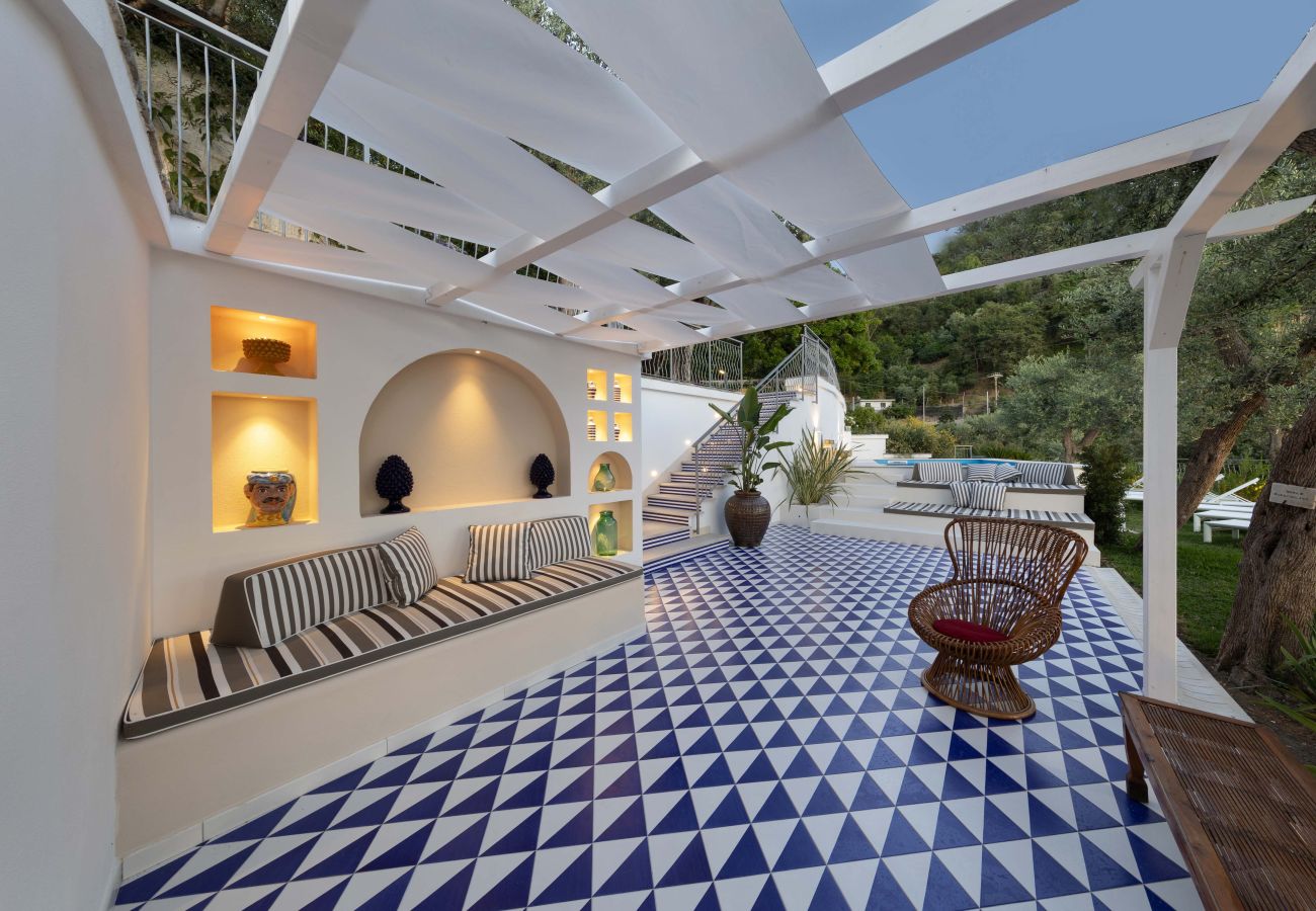 Villa a Massa Lubrense - AMORE RENTALS - Villa Gisolfi con Piscina Privata e Vista Mare