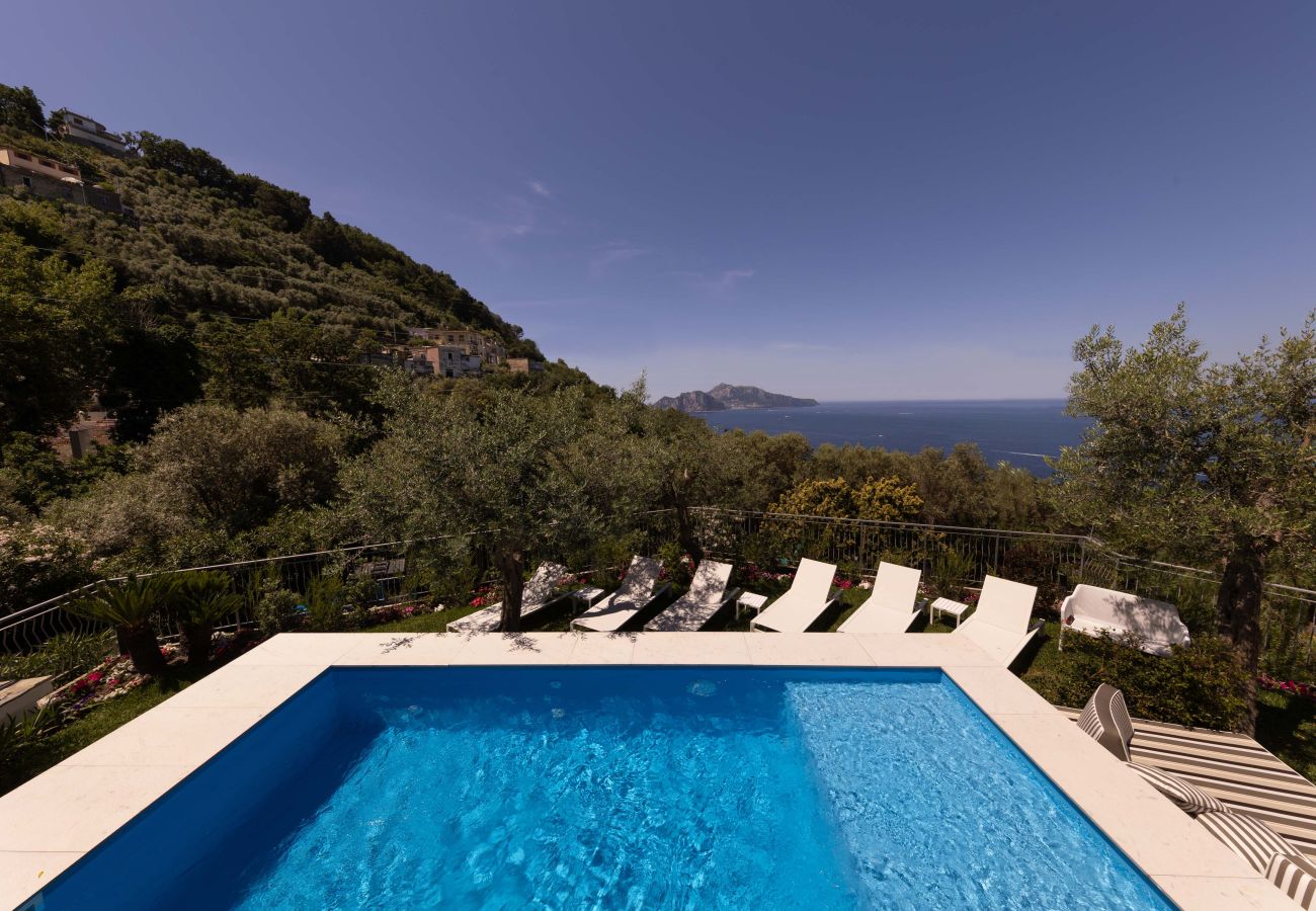 Villa a Massa Lubrense - AMORE RENTALS - Villa Gisolfi con Piscina Privata e Vista Mare