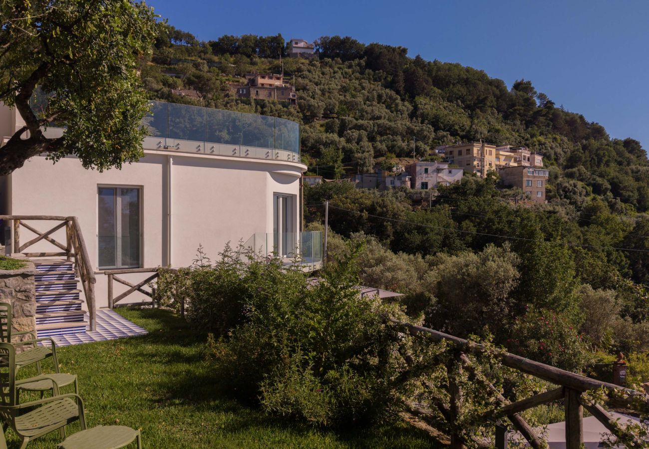 Villa a Massa Lubrense - AMORE RENTALS - Villa Gisolfi con Piscina Privata e Vista Mare