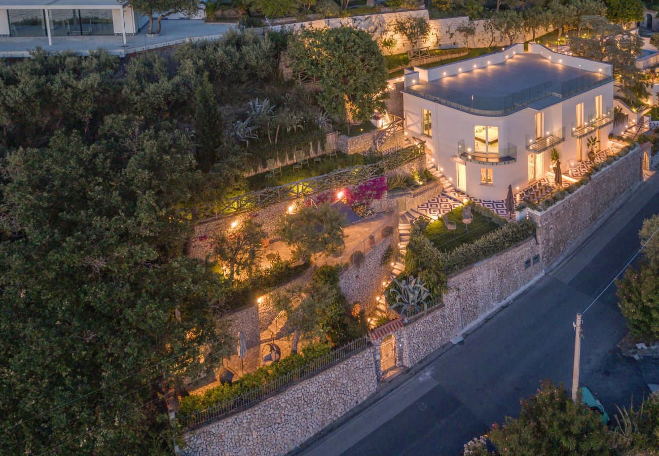 Villa a Massa Lubrense - AMORE RENTALS - Villa Gisolfi con Piscina Privata e Vista Mare
