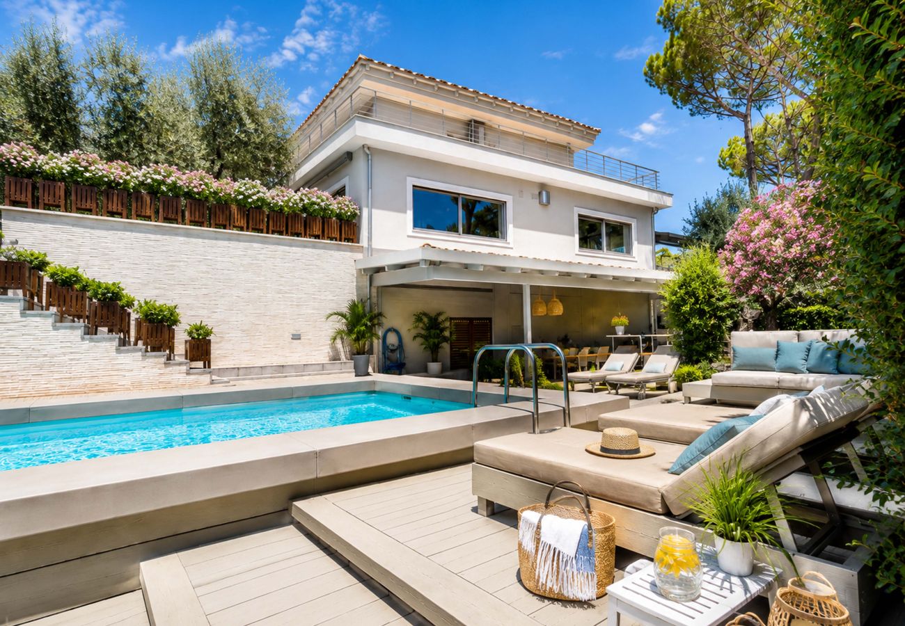 Villa a Sorrento - AMORE RENTALS - Villa Marisol con Piscina e Vista Mare