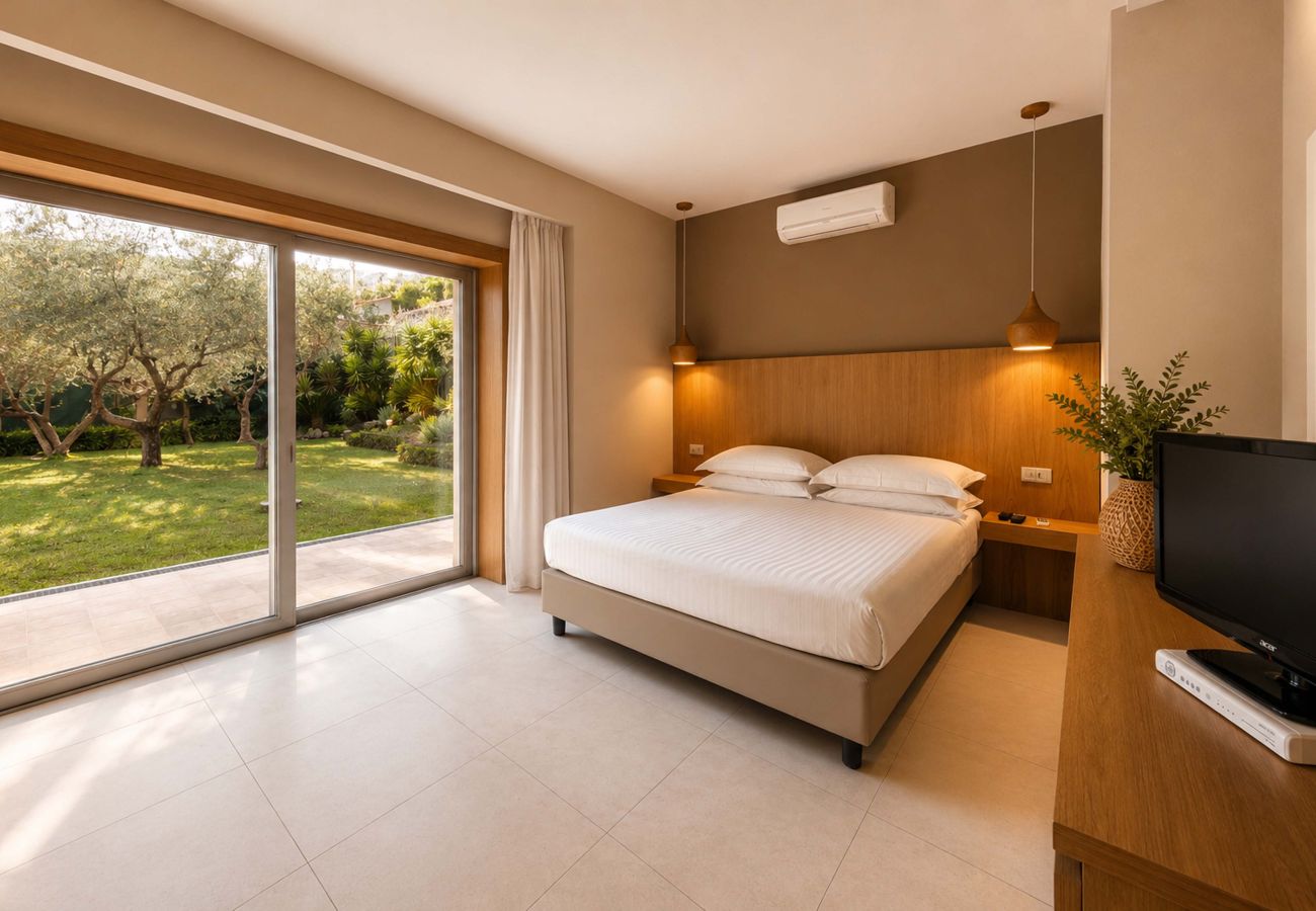 Villa a Sorrento - AMORE RENTALS - Villa Marisol con Piscina e Vista Mare
