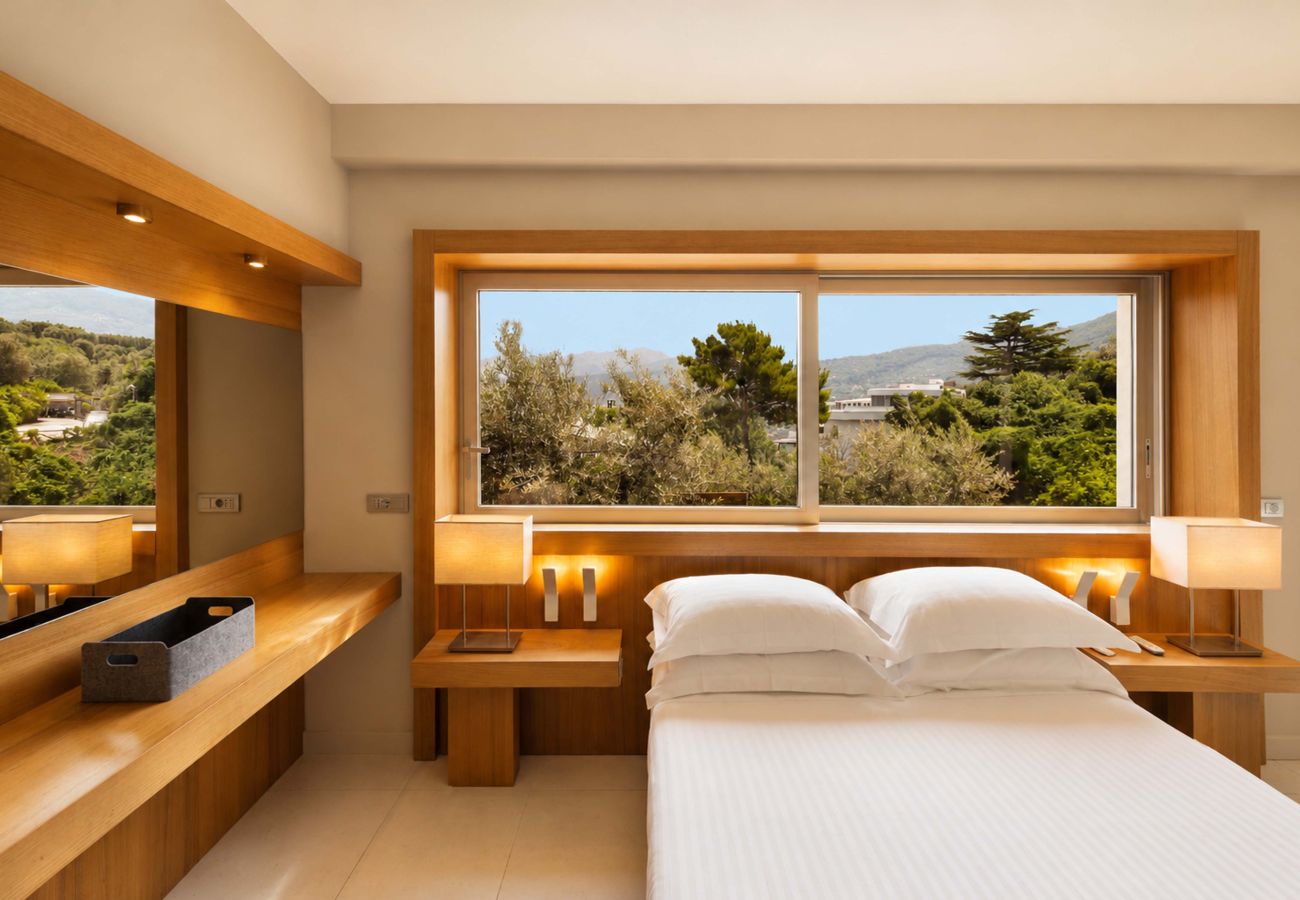 Villa a Sorrento - AMORE RENTALS - Villa Marisol con Piscina e Vista Mare