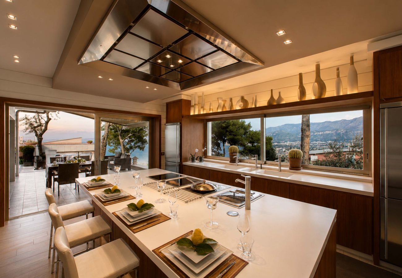 Villa a Sorrento - AMORE RENTALS - Villa Marisol con Piscina e Vista Mare