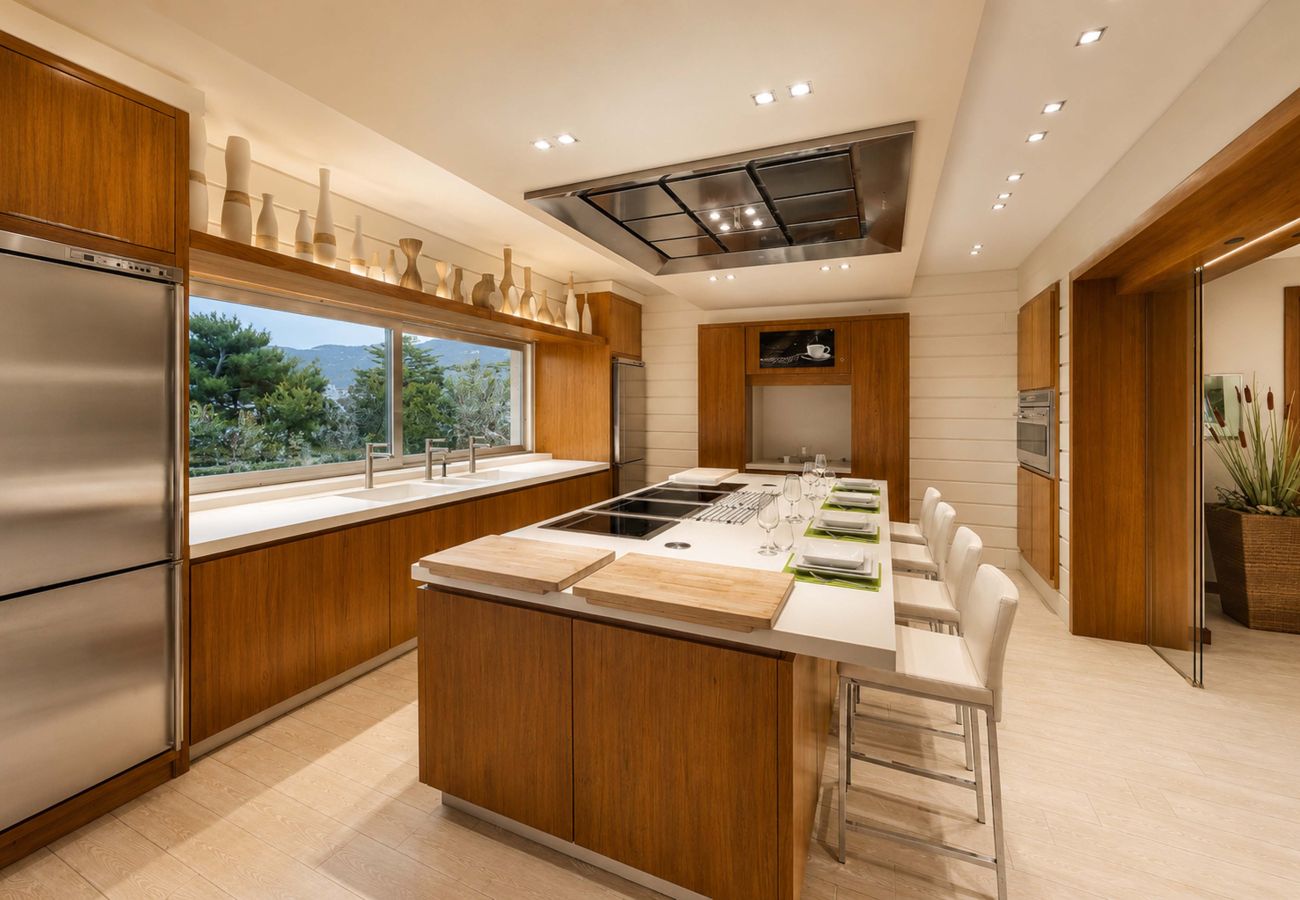 Villa a Sorrento - AMORE RENTALS - Villa Marisol con Piscina e Vista Mare