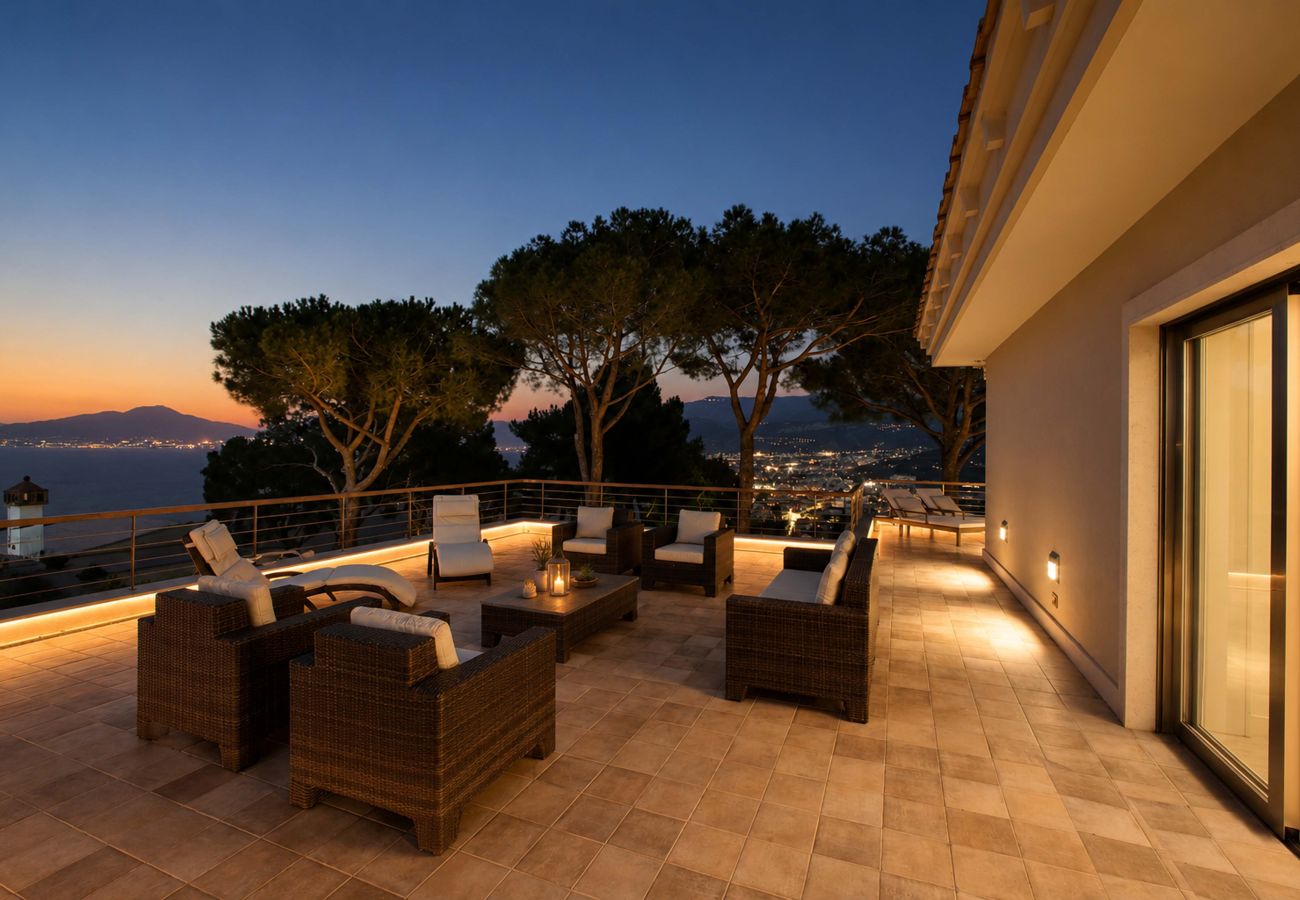 Villa a Sorrento - AMORE RENTALS - Villa Marisol con Piscina e Vista Mare