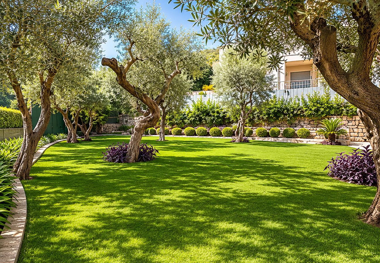 Villa a Sorrento - AMORE RENTALS - Villa Marisol con Piscina e Vista Mare