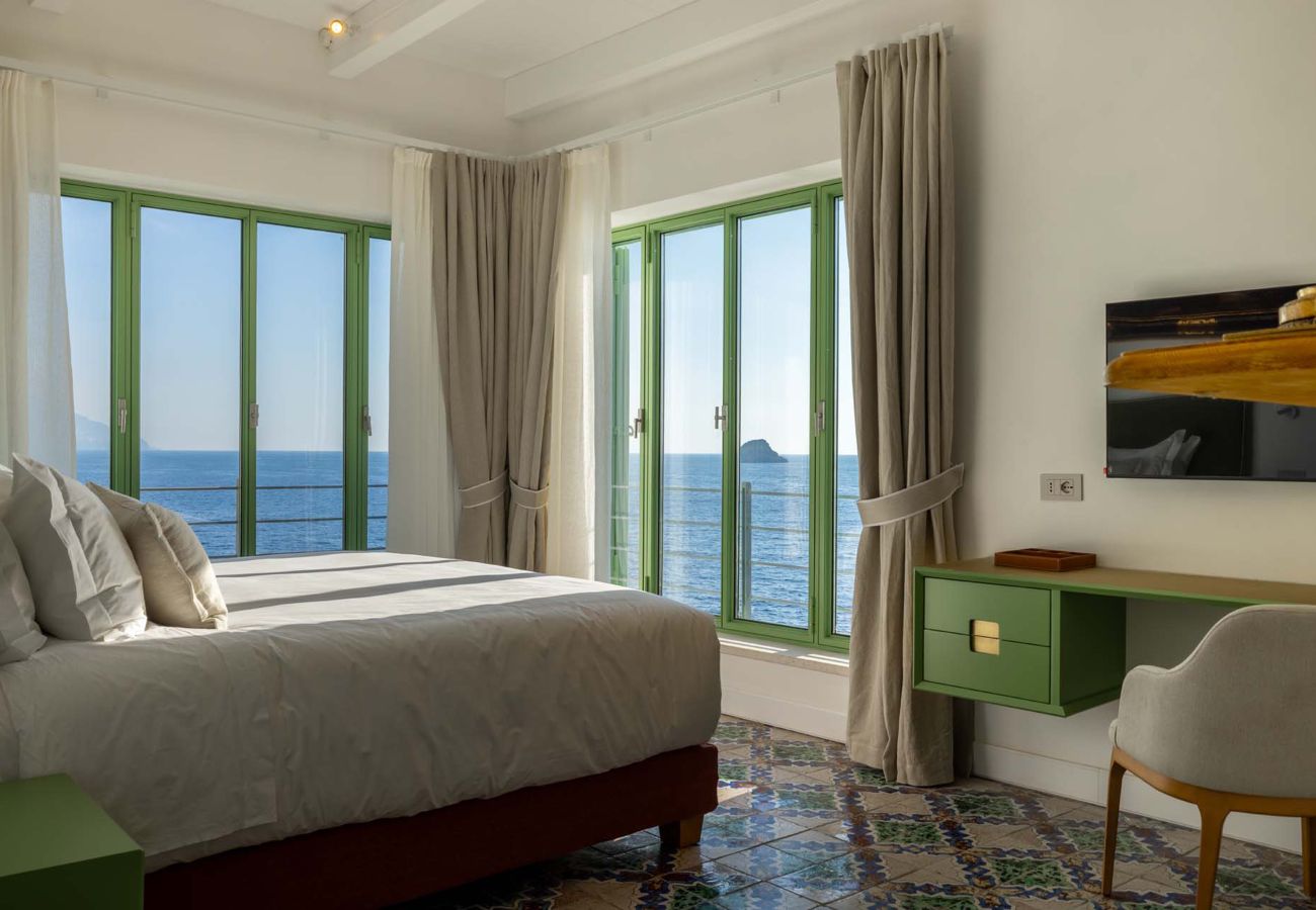 Villa a Massa Lubrense - AMORE RENTALS - THE EXCLUSIVE PRIVATE ISLAND