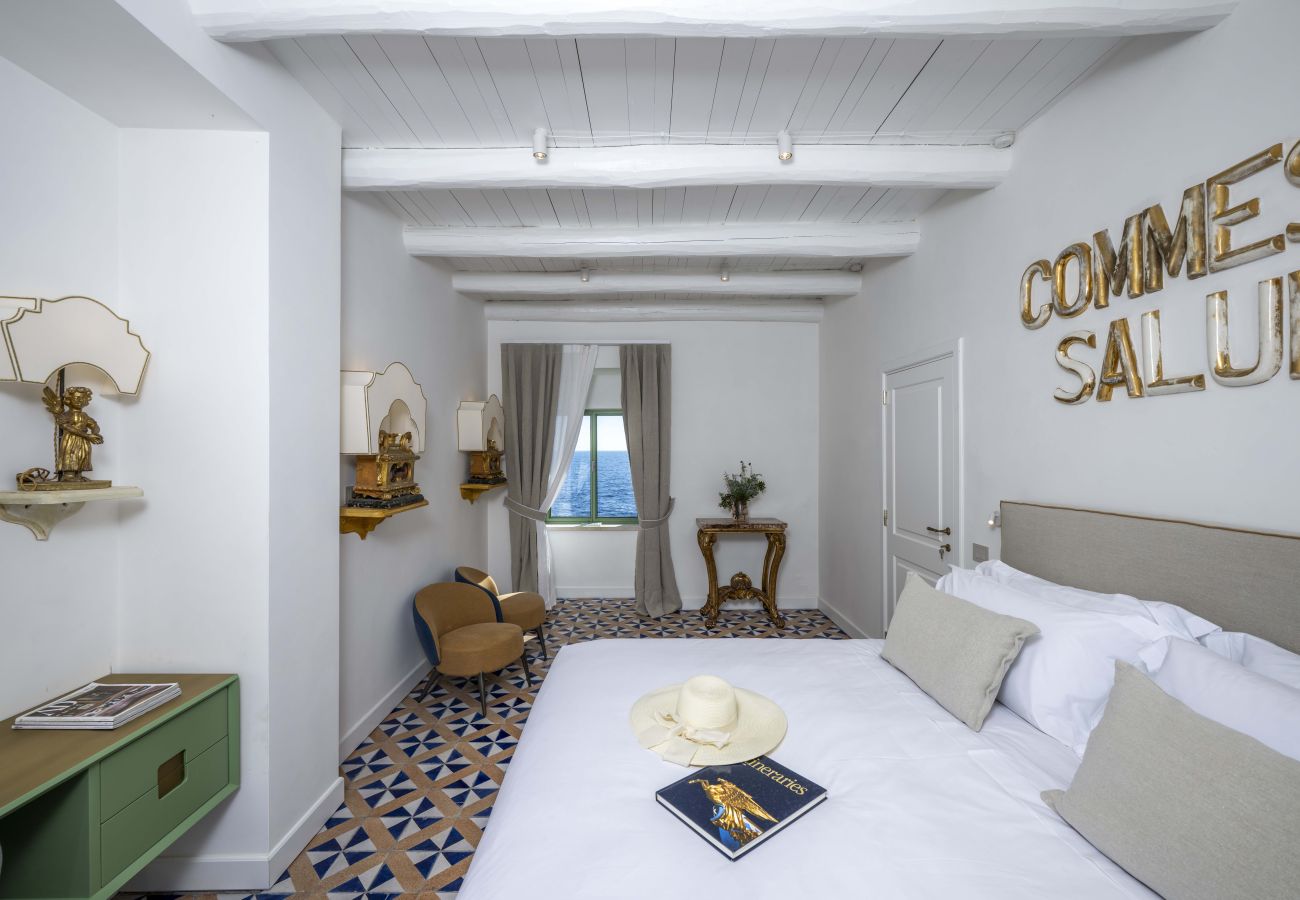 Villa a Massa Lubrense - AMORE RENTALS - THE EXCLUSIVE PRIVATE ISLAND