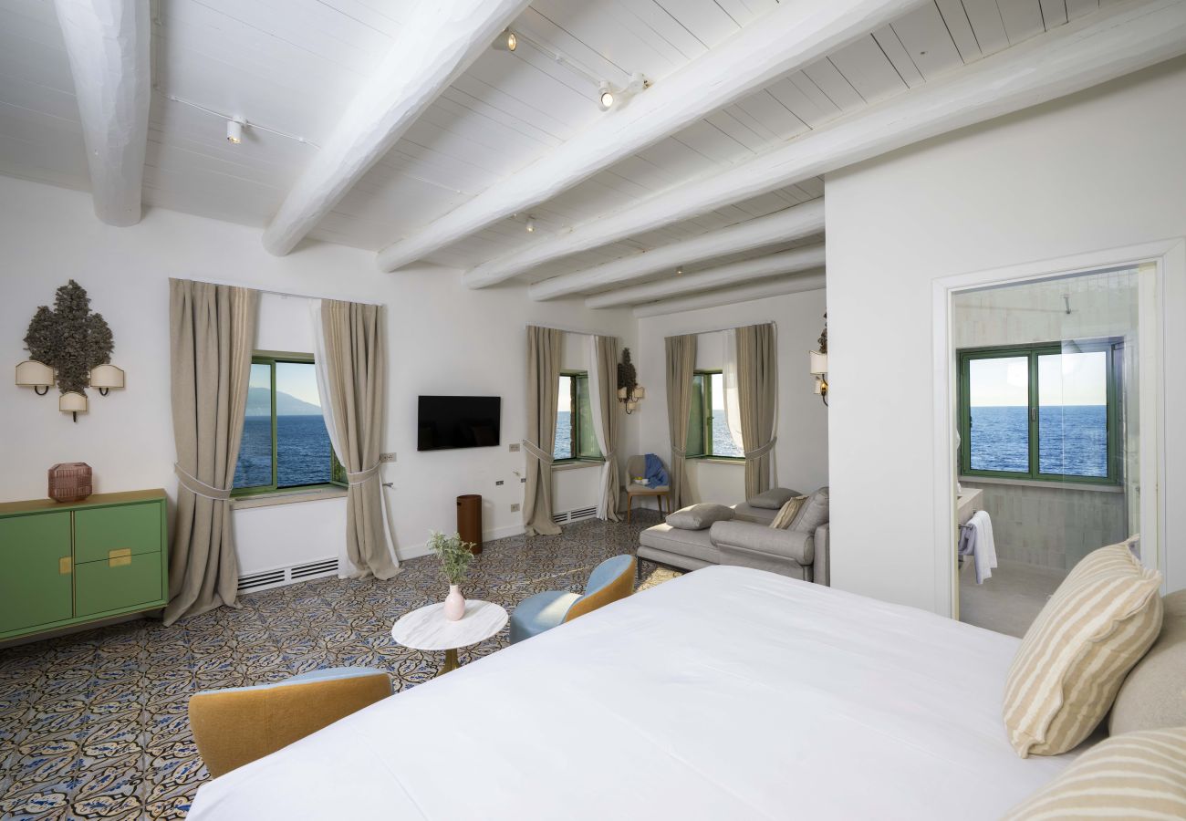 Villa a Massa Lubrense - AMORE RENTALS - THE EXCLUSIVE PRIVATE ISLAND