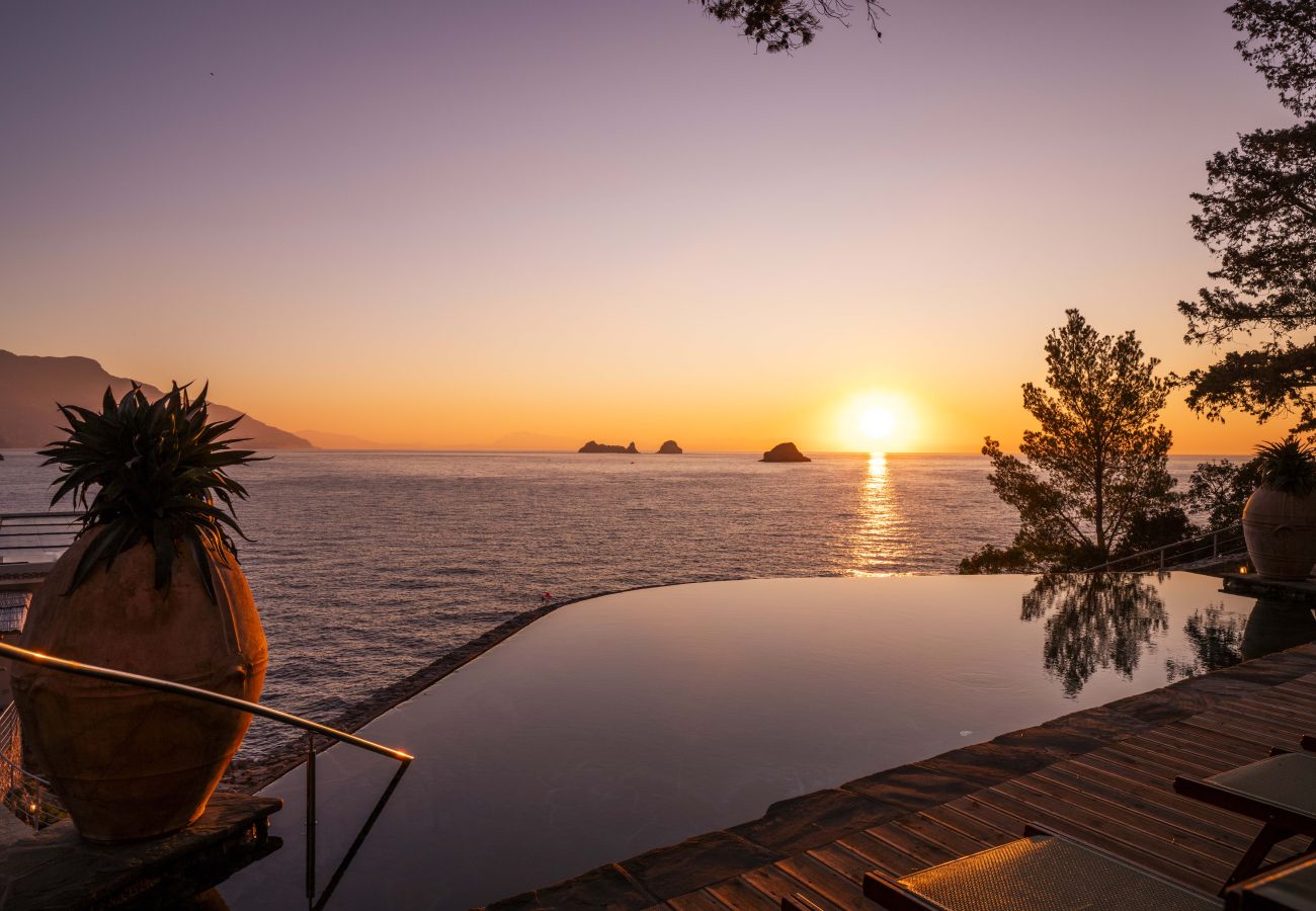 Villa a Massa Lubrense - AMORE RENTALS - THE EXCLUSIVE PRIVATE ISLAND