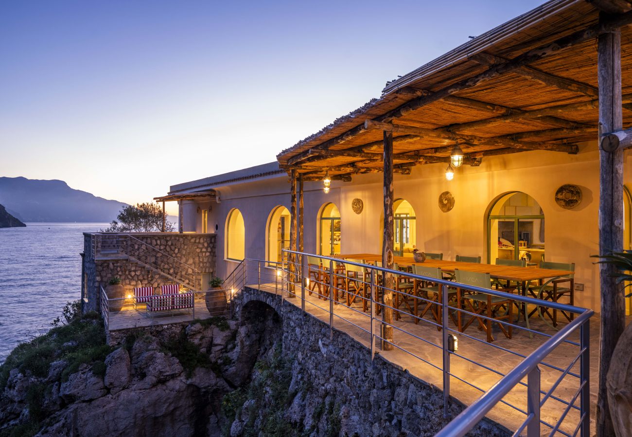 Villa a Massa Lubrense - AMORE RENTALS - THE EXCLUSIVE PRIVATE ISLAND