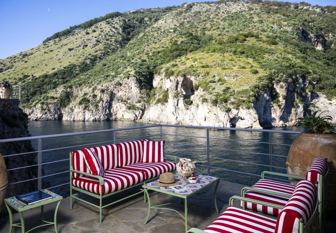 Villa a Massa Lubrense - AMORE RENTALS - THE EXCLUSIVE PRIVATE ISLAND
