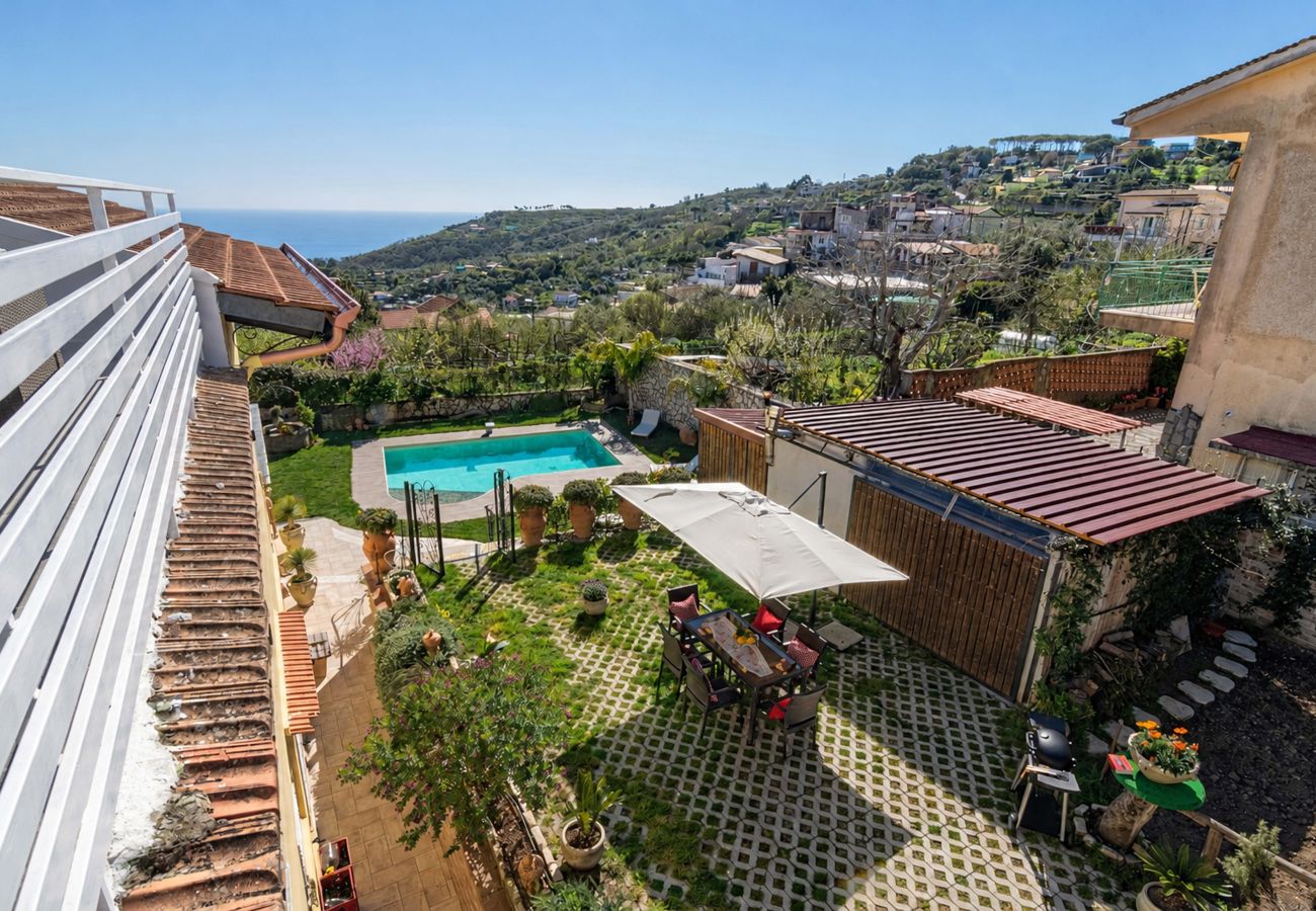 Villa a Massa Lubrense - AMORE RENTALS - Villa Caruso con piscina privata a Sant’Agata sui Due Golfi