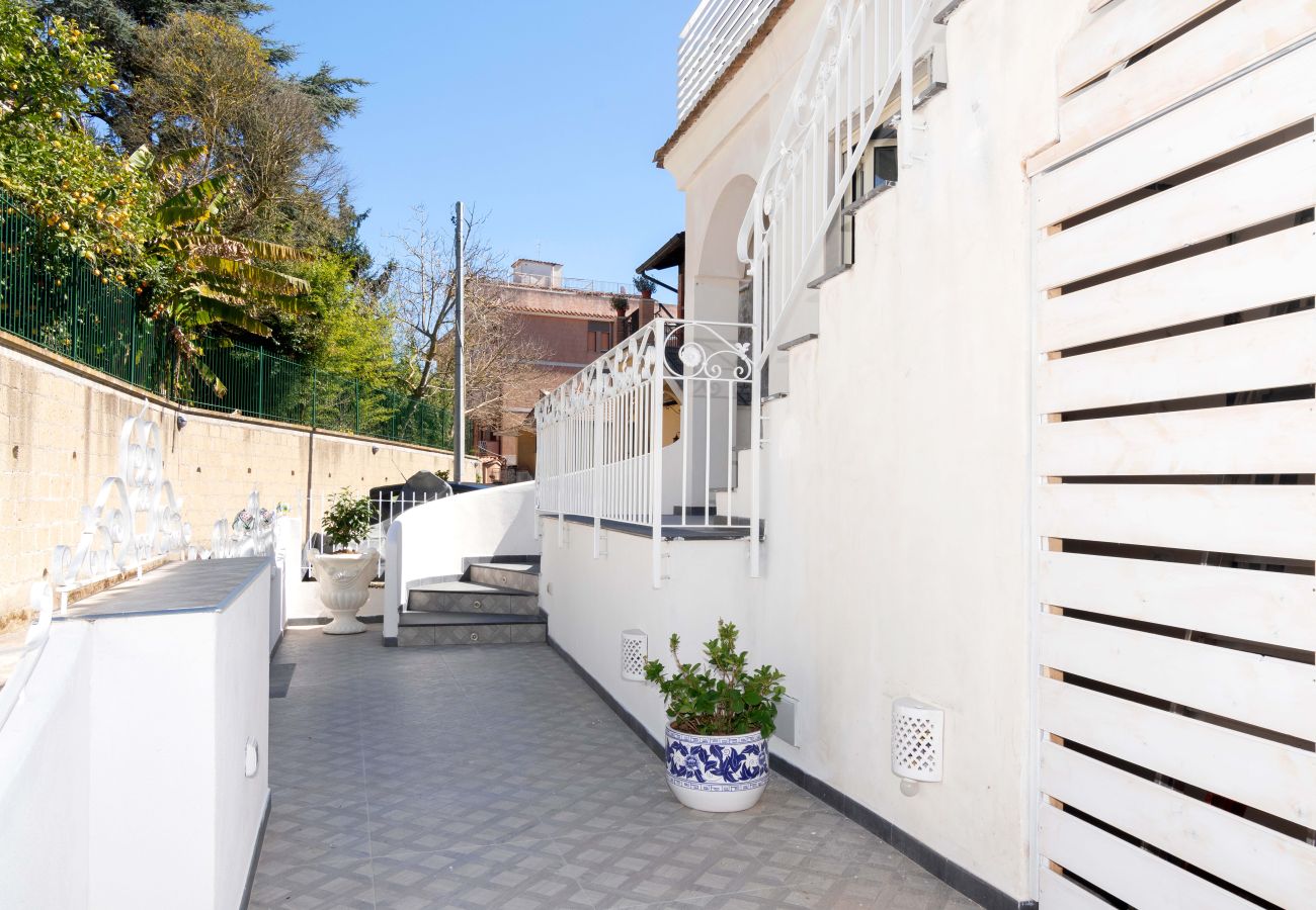 Villa a Massa Lubrense - AMORE RENTALS - Villa Caruso con piscina privata a Sant’Agata sui Due Golfi