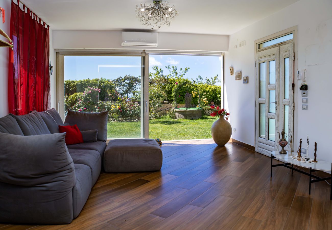 Villa a Massa Lubrense - AMORE RENTALS - Villa Caruso con piscina privata a Sant’Agata sui Due Golfi