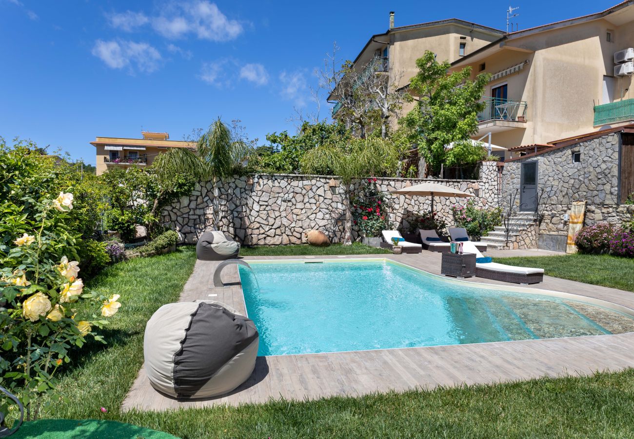 Villa a Massa Lubrense - AMORE RENTALS - Villa Caruso con piscina privata a Sant’Agata sui Due Golfi