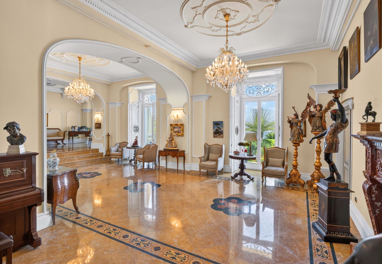 Villa a Castellammare di Stabia - AMORE RENTALS - Villa Imma con Piscina e Vista Mare