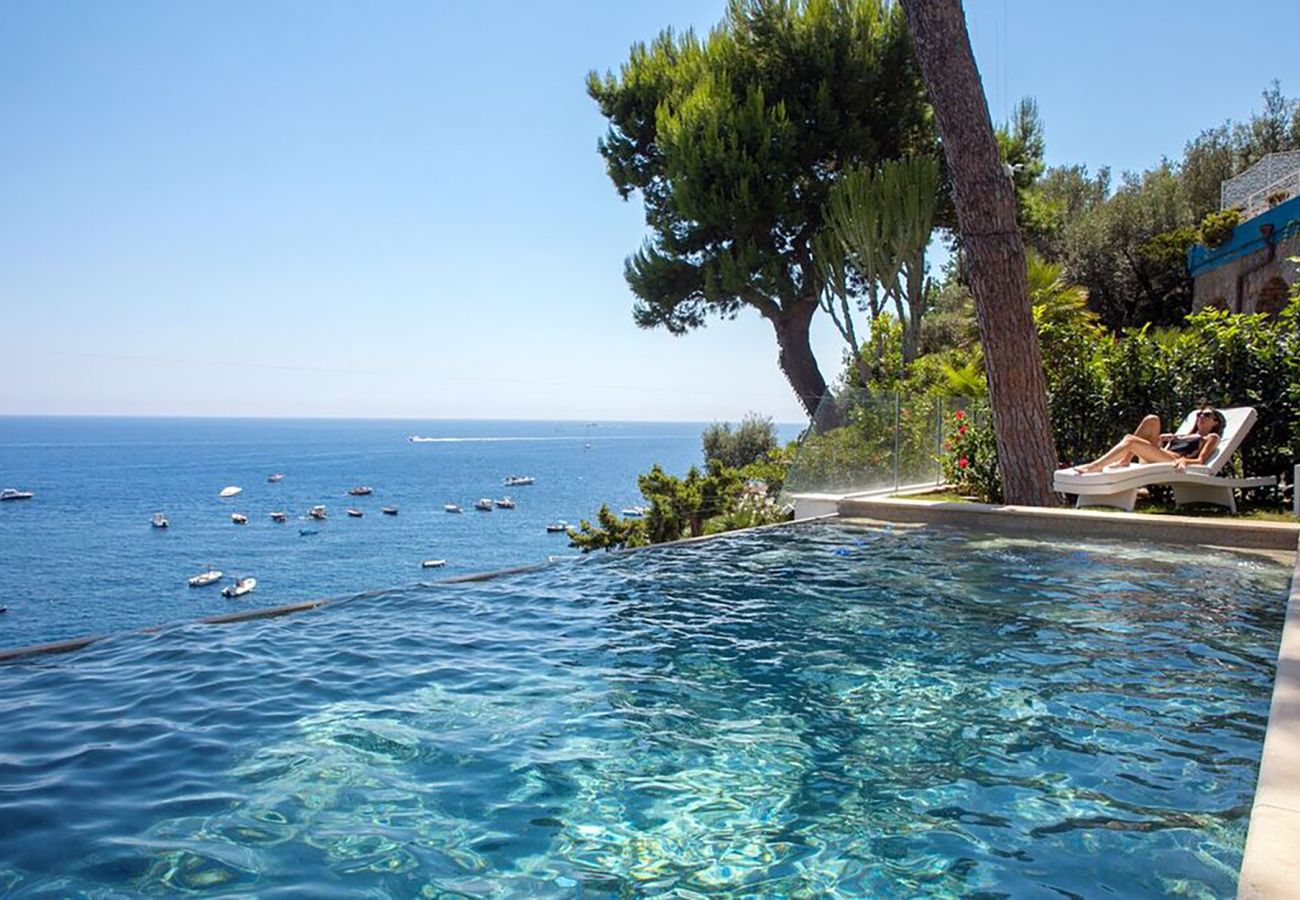 Villa in Nerano - AMORE RENTALS - Luxury Villa Ibiscus 1 with Infinity Private Pool, Sea View, Over the Sea, Parking, Breakfast