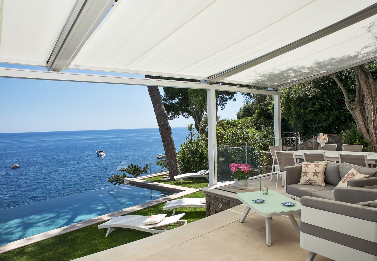 Villa in Nerano - AMORE RENTALS - Luxury Villa Ibiscus 1 with Infinity Private Pool, Sea View, Over the Sea, Parking, Breakfast