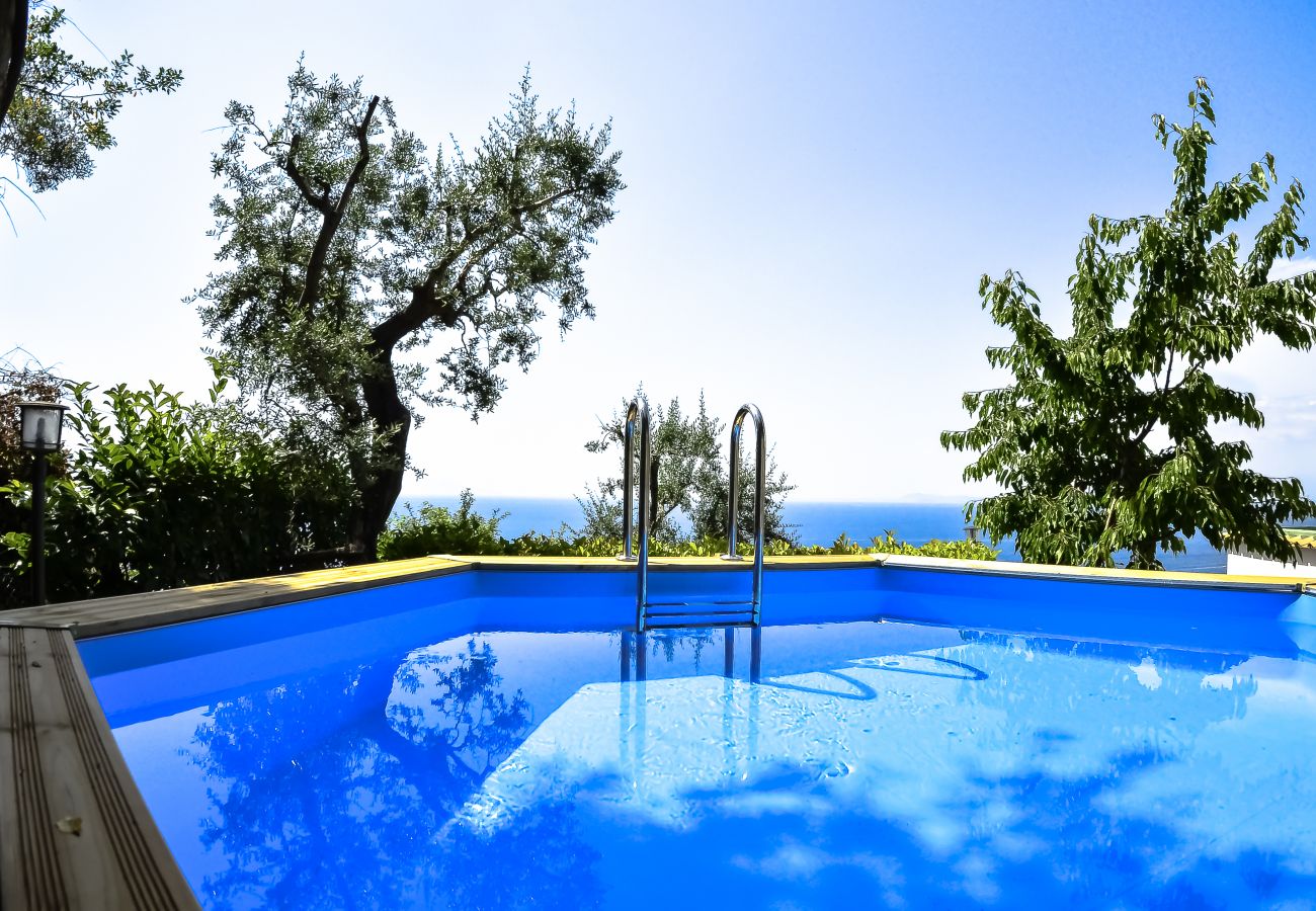 Villa in Massa Lubrense - AMORE RENTALS - Villa Valentina with Private Swimming Pool, Sea View, Terrace and Air Conditioning