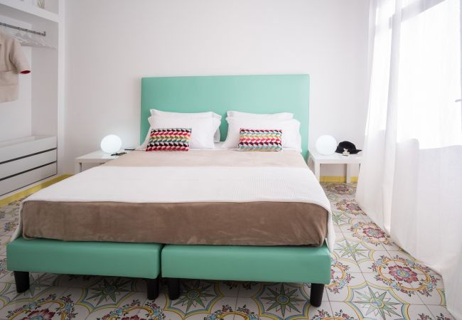 Apartment in Sorrento - AMORE RENTALS - Apartament Erica with Private Terrace, Air Conditioning and WI-FI near piazza Tasso Apartment in Sorrento - AMORE RENTALS - Apartament Erica with Private Terrace, Air Conditioning and WI-FI near piazza Tasso