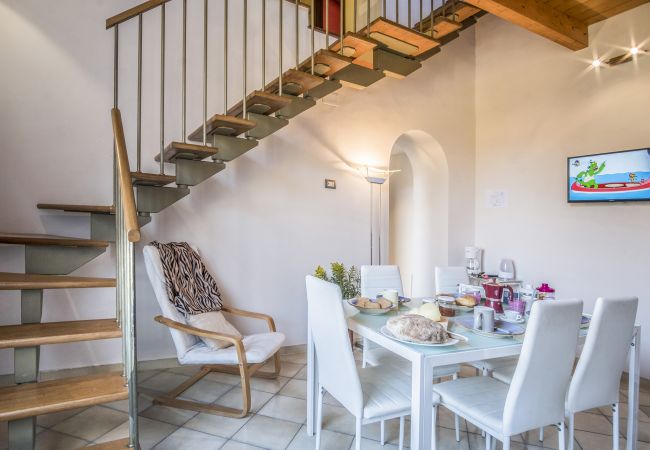 Apartment in Sorrento - AMORE RENTALS - Apartment Caruso in Piazza Tasso with Air Conditioning, WI-FI Apartment in Sorrento - AMORE RENTALS - Apartment Caruso in Piazza Tasso with Air Conditioning, WI-FI