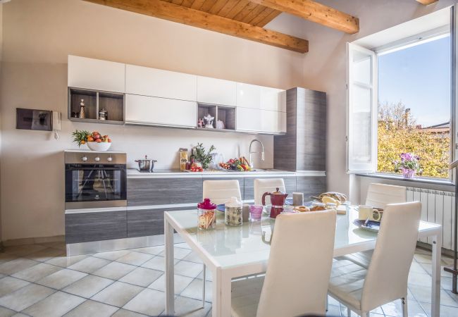 Apartment in Sorrento - AMORE RENTALS - Apartment Caruso in Piazza Tasso with Air Conditioning, WI-FI Apartment in Sorrento - AMORE RENTALS - Apartment Caruso in Piazza Tasso with Air Conditioning, WI-FI