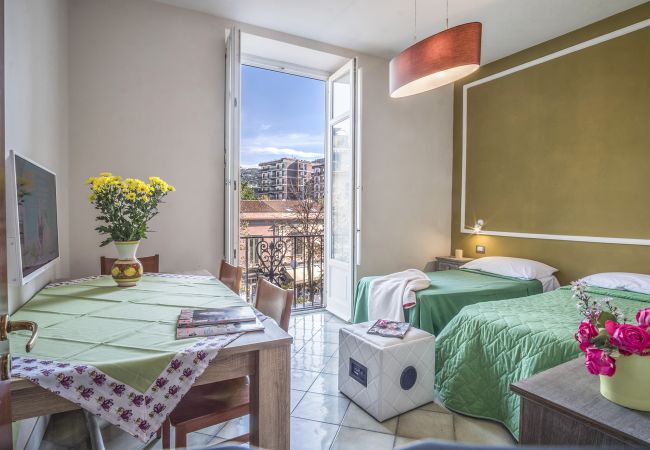 Apartment in Sorrento - AMORE RENTALS - Apartment Caruso in Piazza Tasso with Air Conditioning, WI-FI