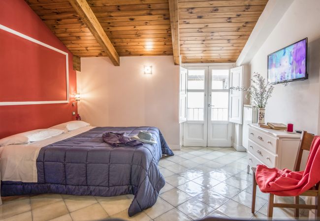 Apartment in Sorrento - AMORE RENTALS - Apartment Caruso in Piazza Tasso with Air Conditioning, WI-FI Apartment in Sorrento - AMORE RENTALS - Apartment Caruso in Piazza Tasso with Air Conditioning, WI-FI