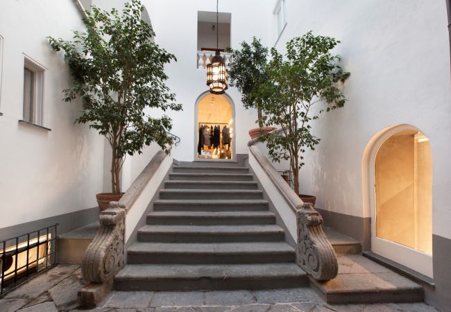 Apartment in Sorrento - AMORE RENTALS - Apartment Caruso in Piazza Tasso with Air Conditioning, WI-FI Apartment in Sorrento - AMORE RENTALS - Apartment Caruso in Piazza Tasso with Air Conditioning, WI-FI