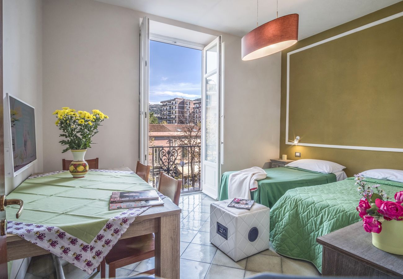 Apartment in Sorrento - AMORE RENTALS - Apartment Caruso in Piazza Tasso with Air Conditioning, WI-FI