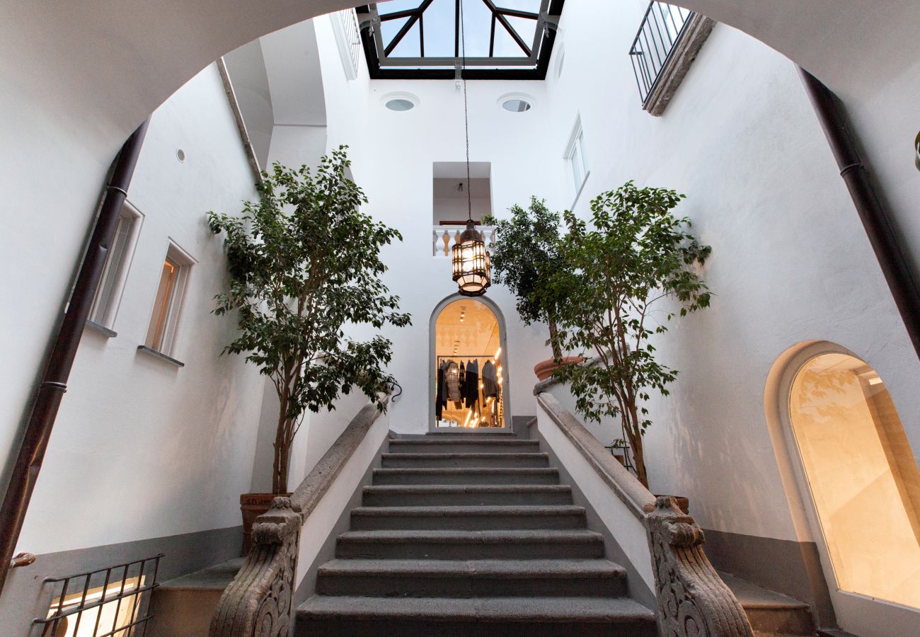 Apartment in Sorrento - AMORE RENTALS - Apartment Caruso in Piazza Tasso with Air Conditioning, WI-FI