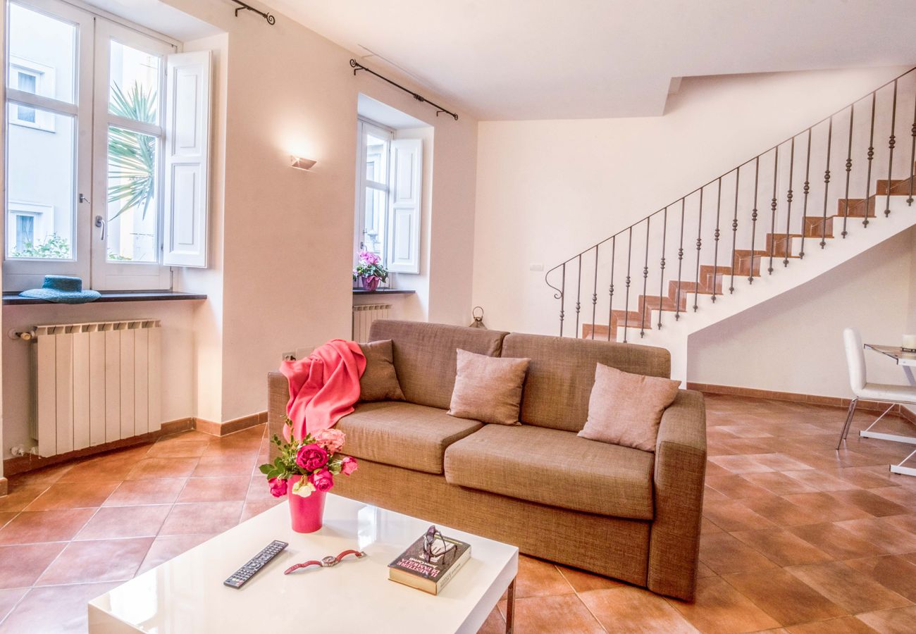 Apartment in Sorrento - AMORE RENTALS - Maison Palazzo Correale with Private Parking and Air Conditioning