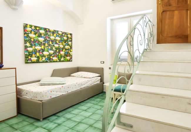House in Positano - AMORE RENTALS - Casa Raffi with Sea View on Positano Beach House in Positano - AMORE RENTALS - Casa Raffi with Sea View on Positano Beach