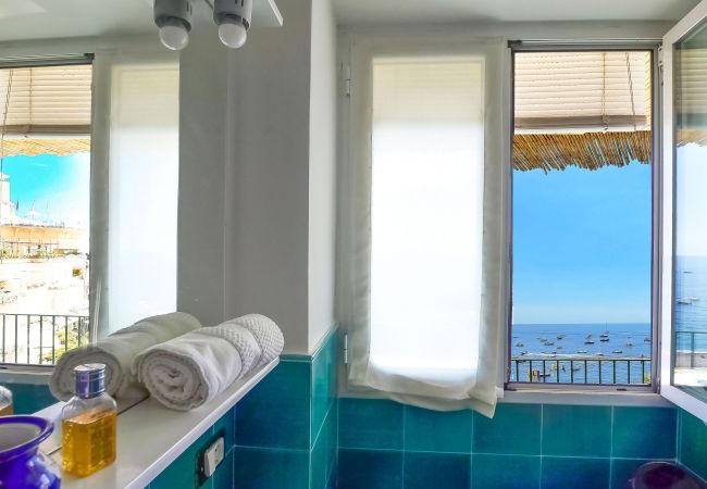 House in Positano - AMORE RENTALS - Casa Raffi with Sea View on Positano Beach House in Positano - AMORE RENTALS - Casa Raffi with Sea View on Positano Beach
