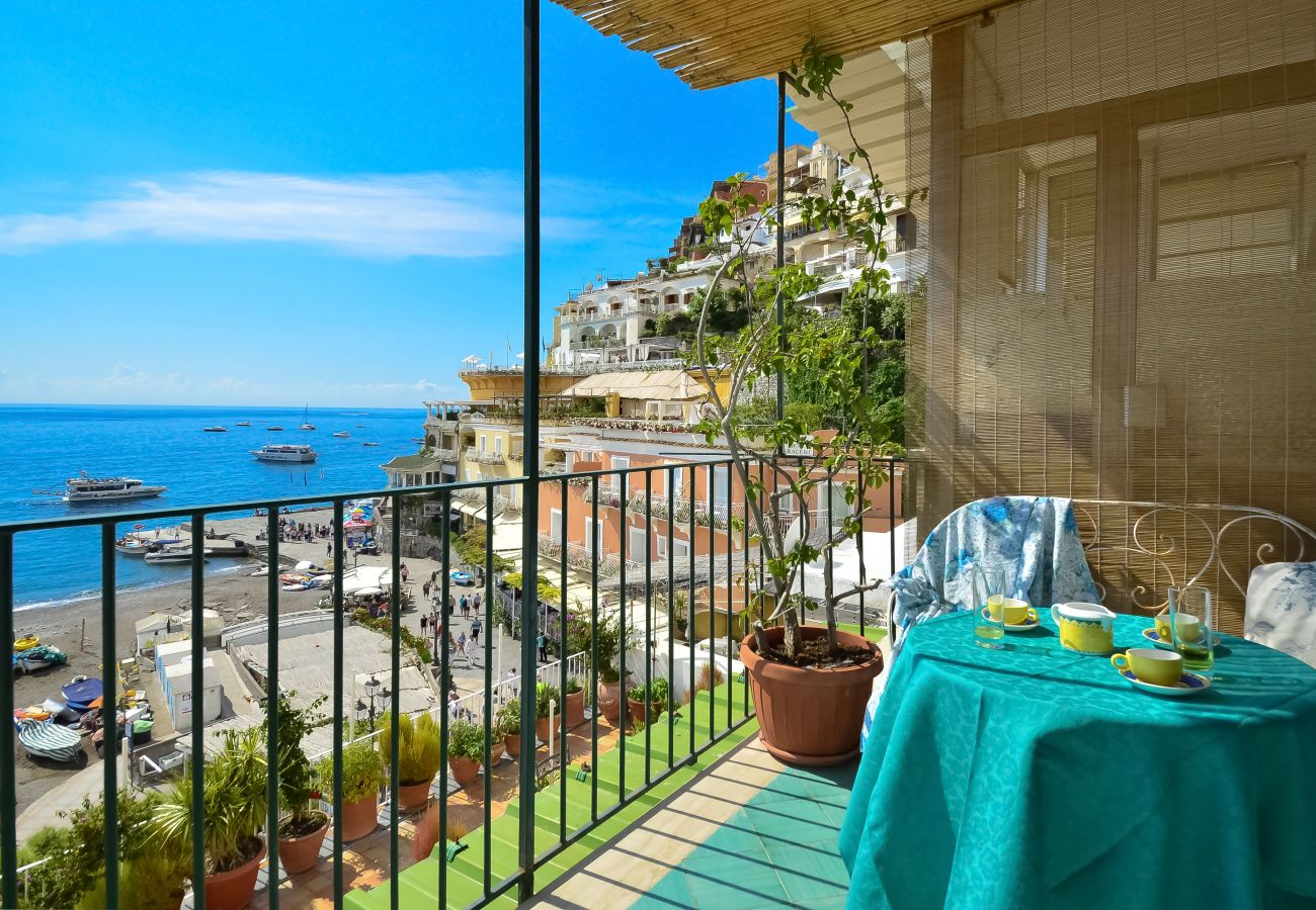 House in Positano - AMORE RENTALS - Casa Raffi with Sea View on Positano Beach