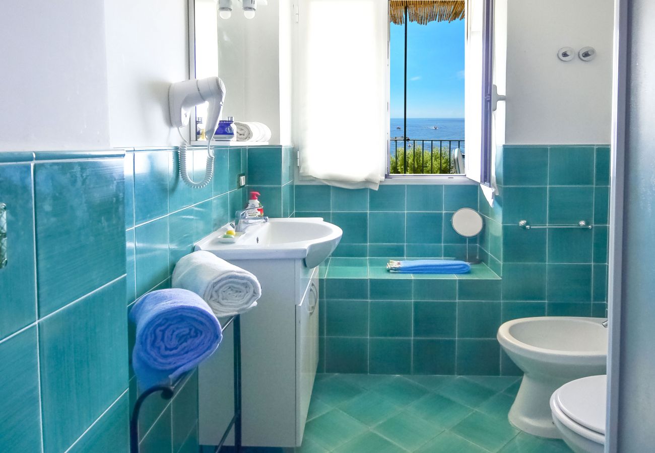 House in Positano - AMORE RENTALS - Casa Raffi with Sea View on Positano Beach