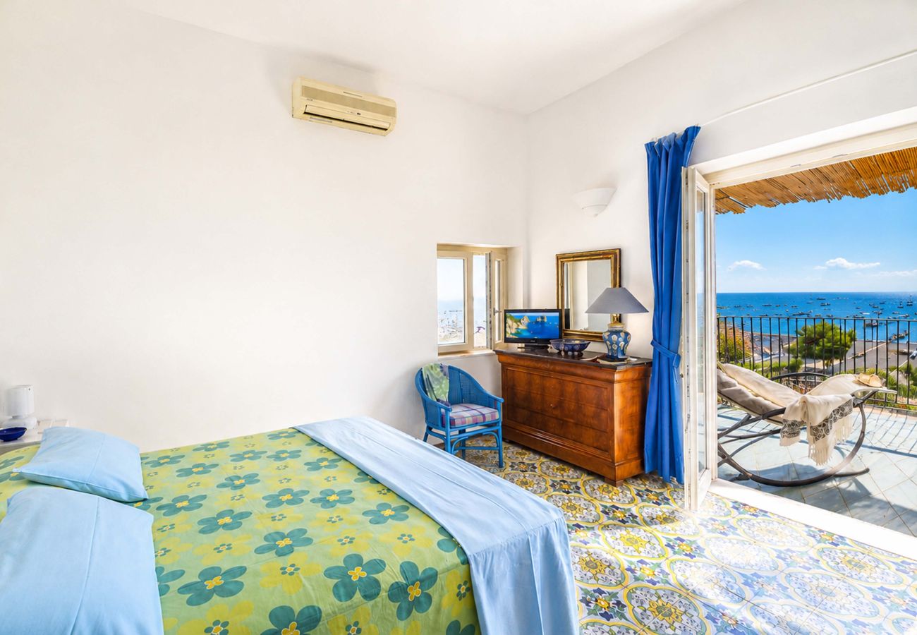House in Positano - AMORE RENTALS - Casa Raffi with Sea View on Positano’s Spiaggia Grande